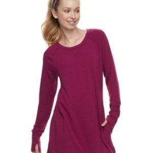 women's tek gear crewneck thumb hole sweatshirt